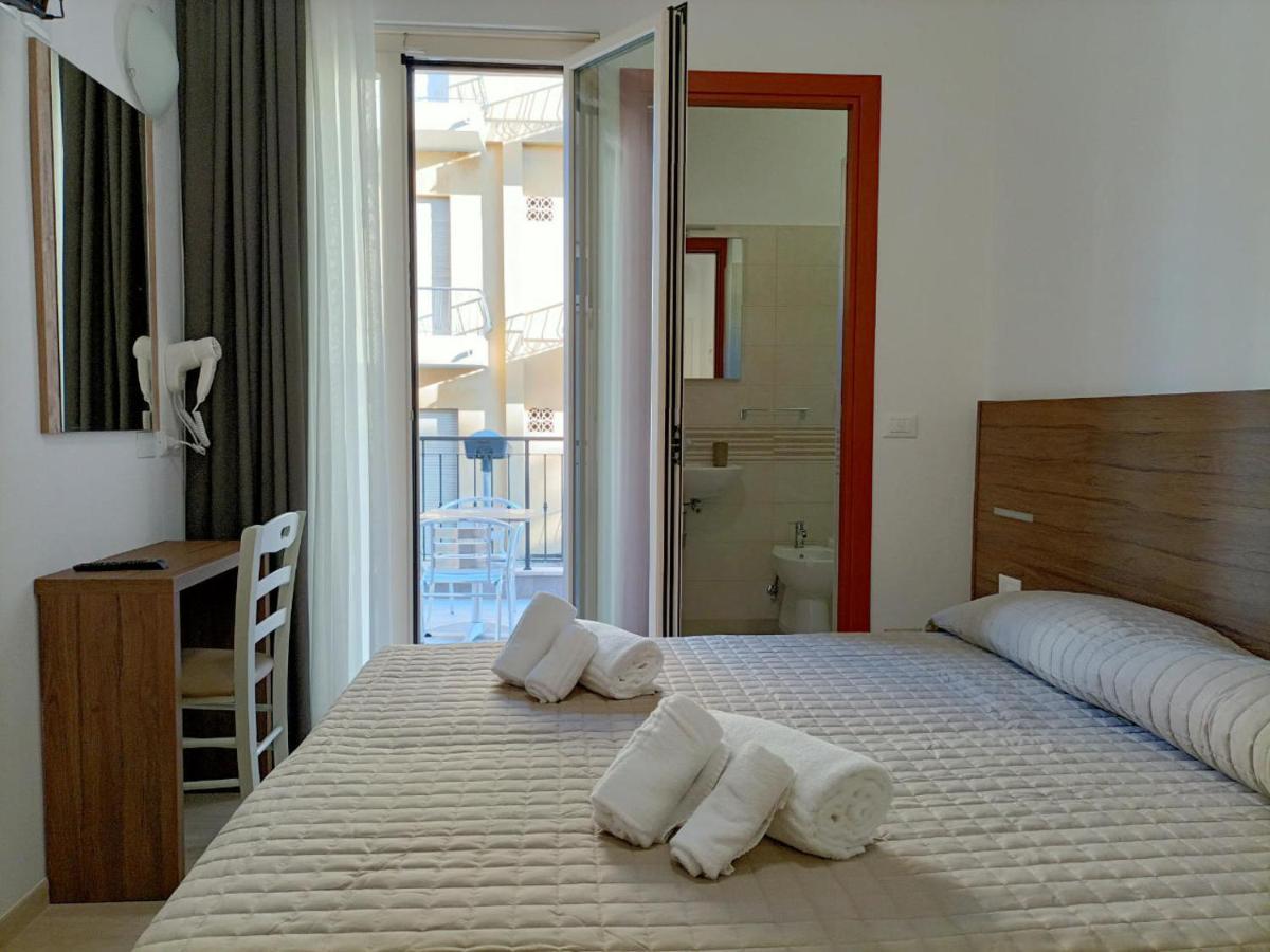 Hotel Bed And Book Rimini Extérieur photo