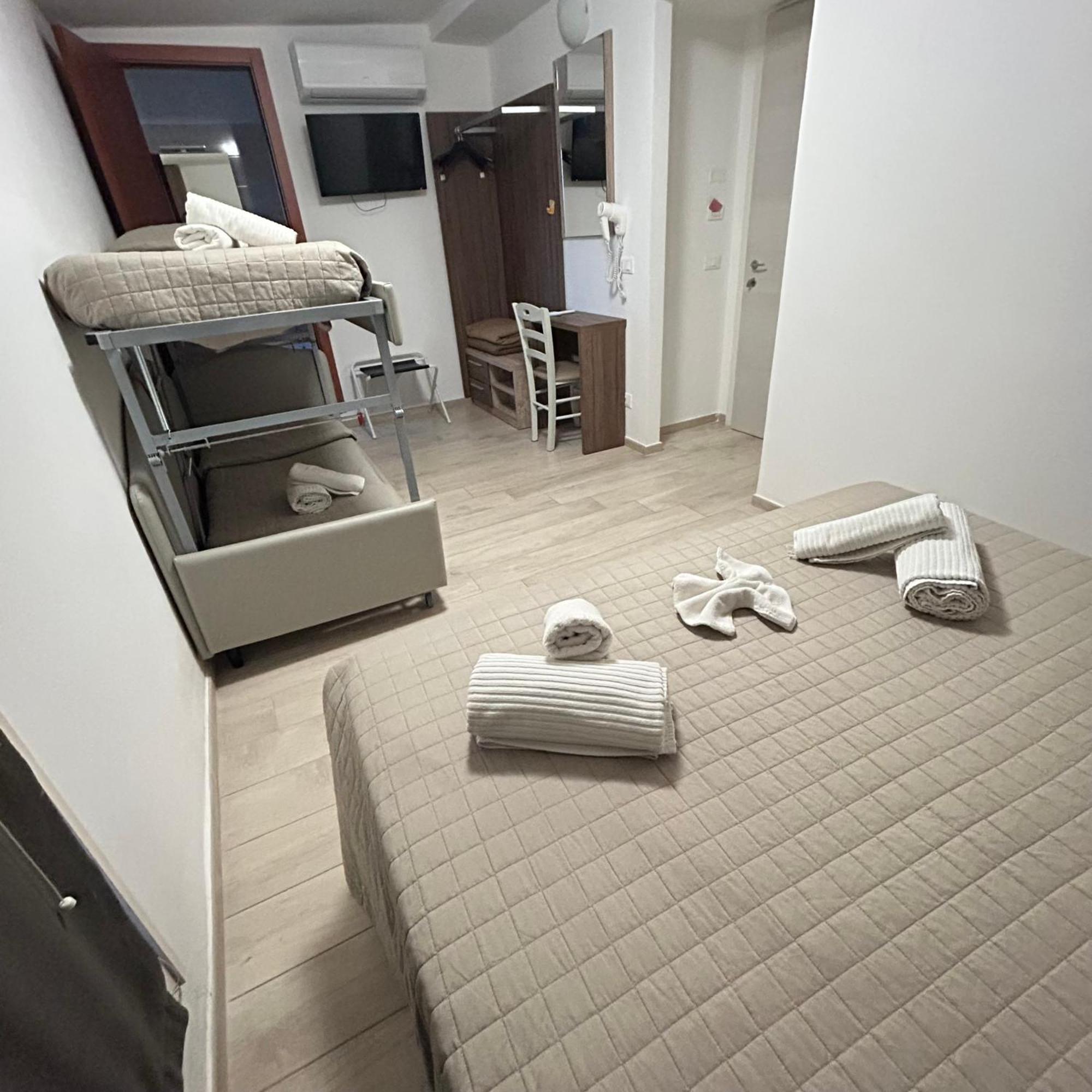 Hotel Bed And Book Rimini Extérieur photo