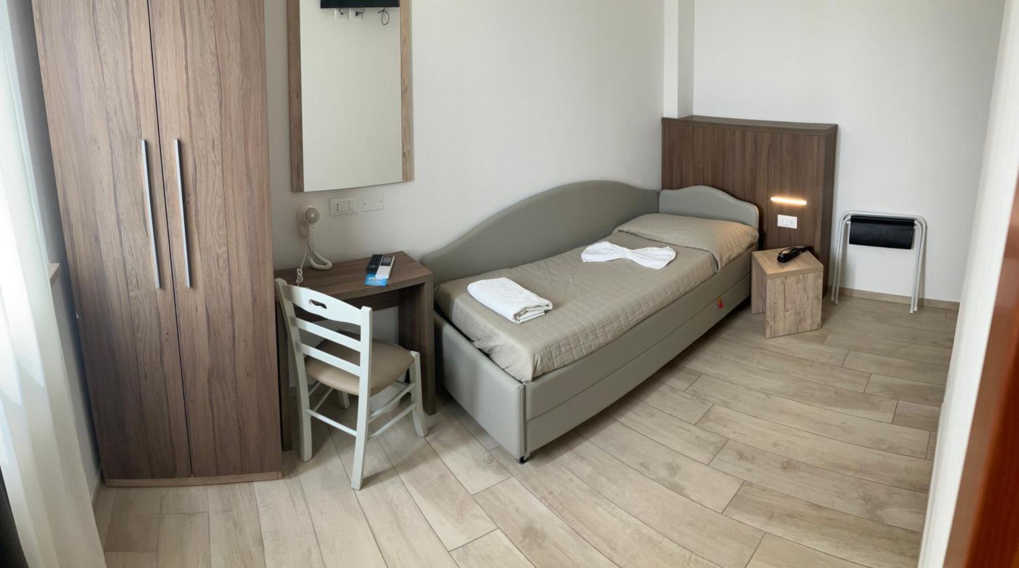 Hotel Bed And Book Rimini Extérieur photo