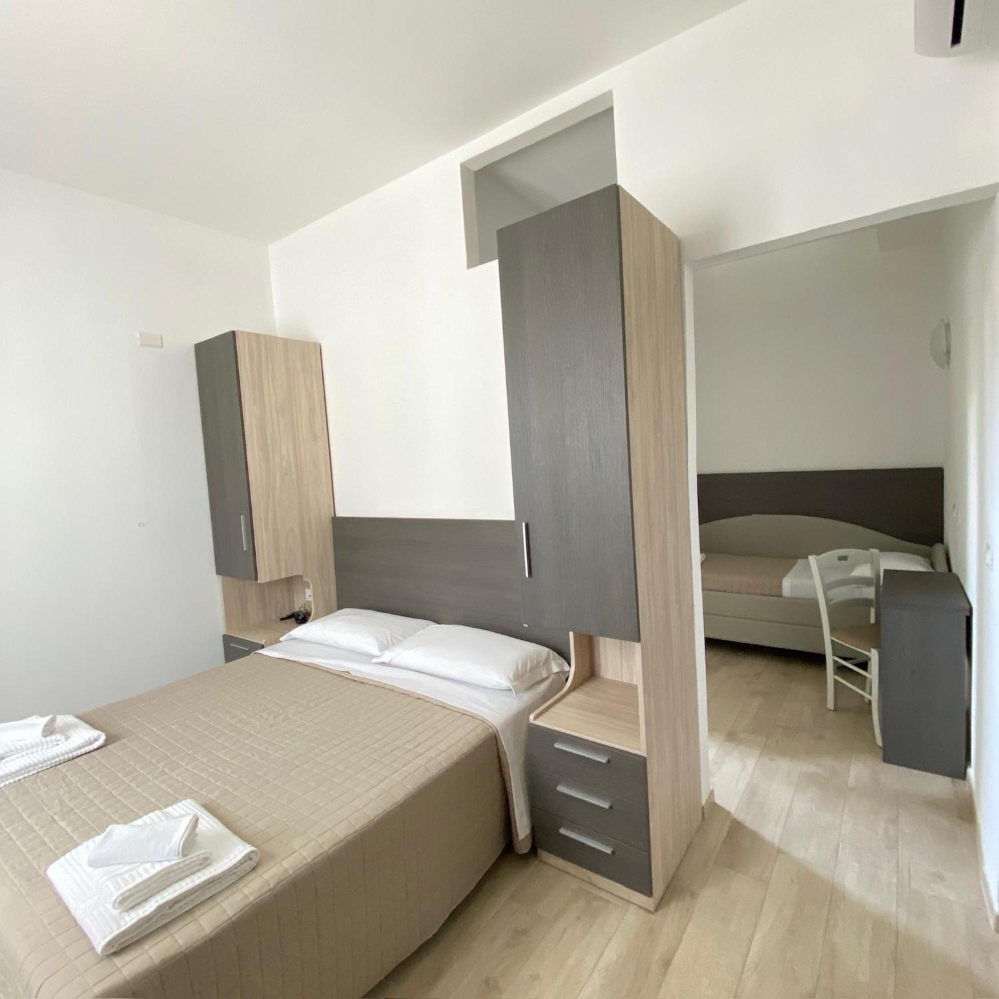 Hotel Bed And Book Rimini Extérieur photo